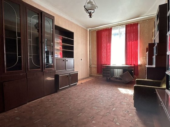 Простора трикімнатна в цетрі Запорожье