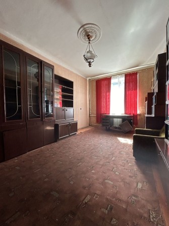 Простора трикімнатна в цетрі - фото 1