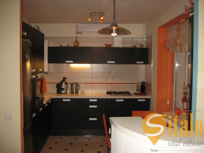 Продаж 3 кімнатної квартири, вулиця Тракт Глинянський - фото 1