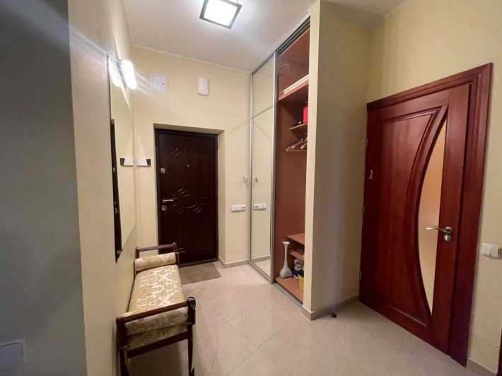 Продам 2-кімнатну квартиру в елітному районі, вул. Кубанська - фото 1