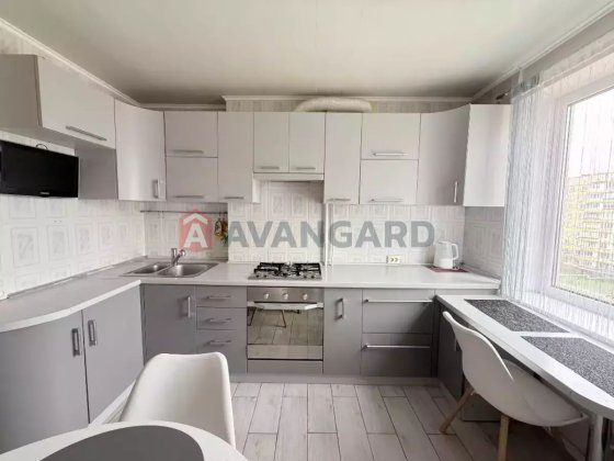 Продам 3-х ком.квартиру на Победе-6 с евроремонтом,6/9 Дніпро