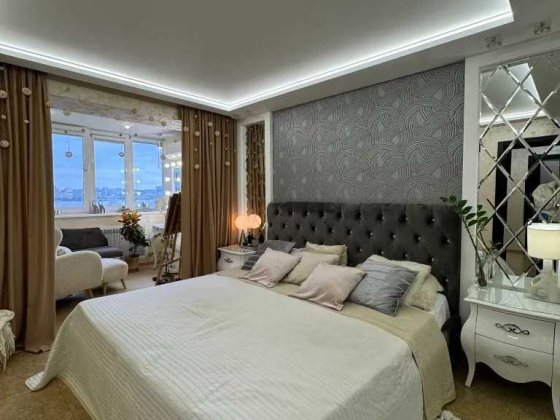 Продам четырехкомнатную квартиру, ж/м Солнечный, вид на Днепр Дніпро