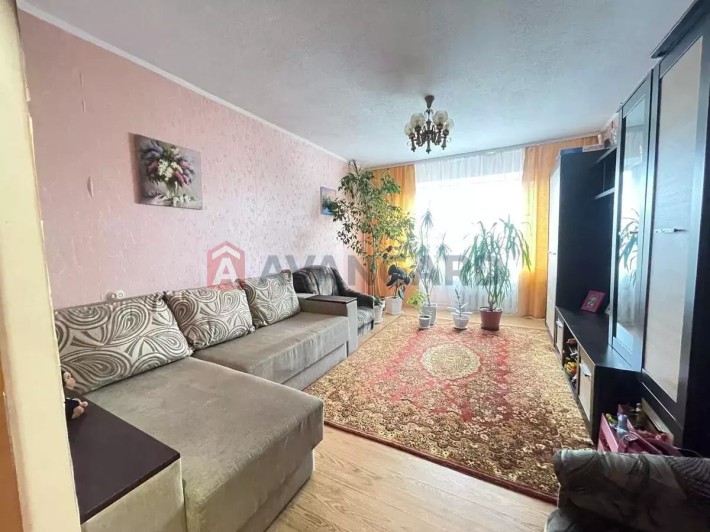 Продам 3-ком.квартиру на Победе-6, с евроремонтом - фото 1