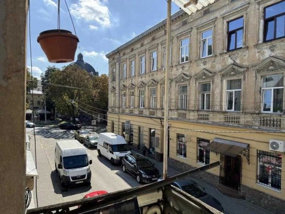 Продаж 2-кімнатна квартира в центрі Львова – вул. Лазнева. Львов
