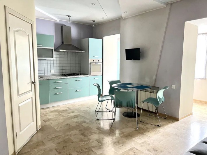 Продам 3х ком.полнометражную кв-ру в центре,пр.Соборный 4/5 - фото 1