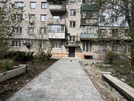На гагарина  1-ая квартира! Кирпич!Классная локация!