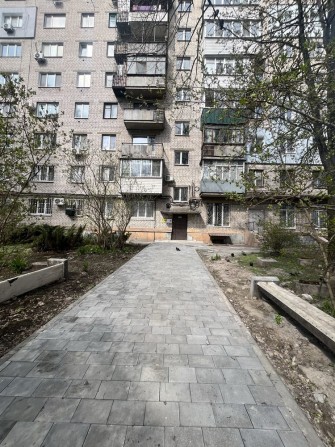 На гагарина  1-ая квартира! Кирпич!Классная локация! - фото 1