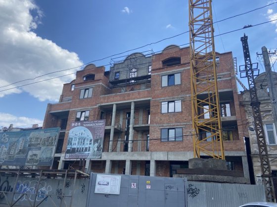 Срочная продажа 3 к с двумя паркоместами в самом центре города Миколаїв