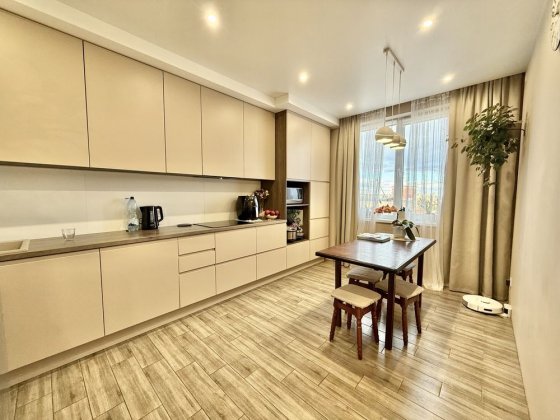 Трикімнатна квартира в новобудові з новим ремонтом Львів