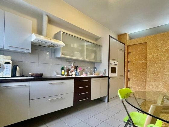 Продам 3х ком.квартиру с ремонтом и мебелью на улице В.Мономаха Дніпро