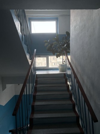Продам двухкомнатную квартиру на космосе - фото 1