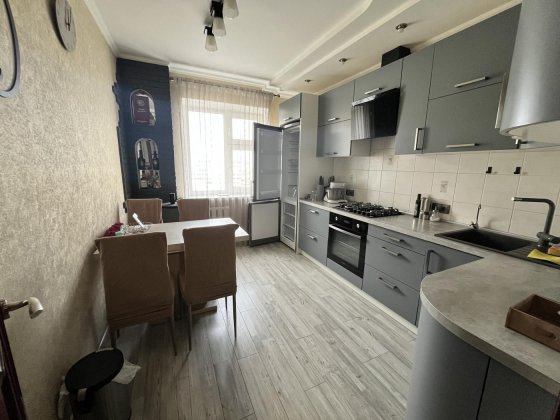 3х кімнатна квартира в Комунарському районі Запорожье