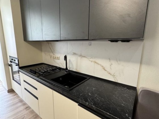 1 кімнатна квартира в новобудові на середньому поверсі