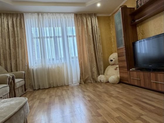 Продам трьохкімнатну квартиру в тихому центрі Житомир
