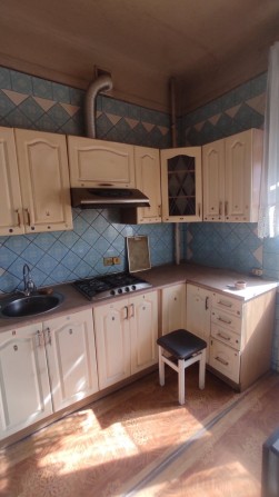 Продажа полнометражной двухкомнатной "сталинки" на проспекте! - фото 1