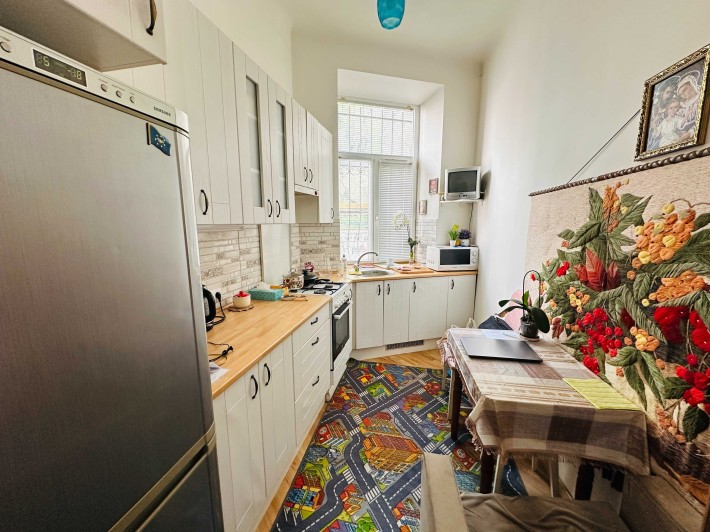 Продаж 1 км квартири в центрі міста з ремонтом - фото 1