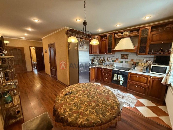 3-х квартира в центрі міста, терріторія закрита, парко місце - фото 1