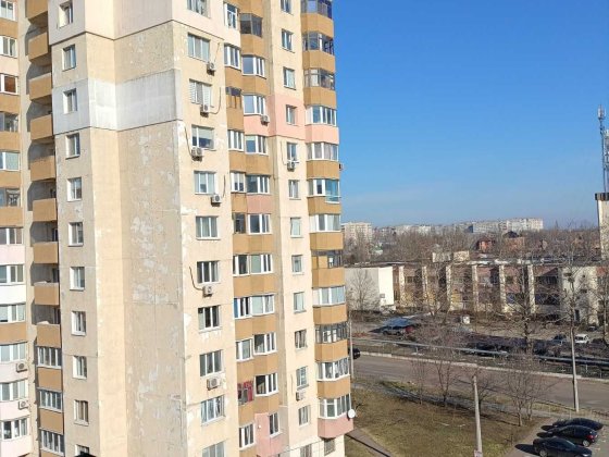 Продам крупногабаритную однокомнатную квартиру в Корабельном районе Николаев