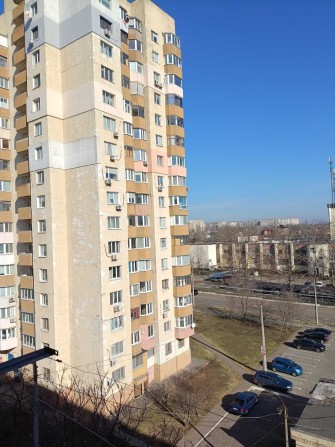 Продам крупногабаритную однокомнатную квартиру в Корабельном районе - фото 1