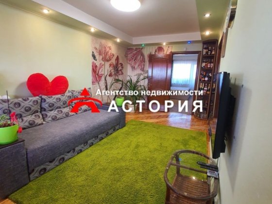 Простора 3-кімнатна квартира Запорожье