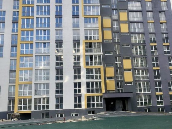 Продаж однокімнатноі квартири новобудова вікна виходять у внутрішній двір Львів