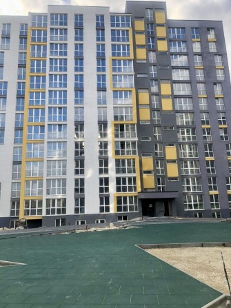 Продаж однокімнатноі квартири новобудова вікна виходять у внутрішній двір - фото 1