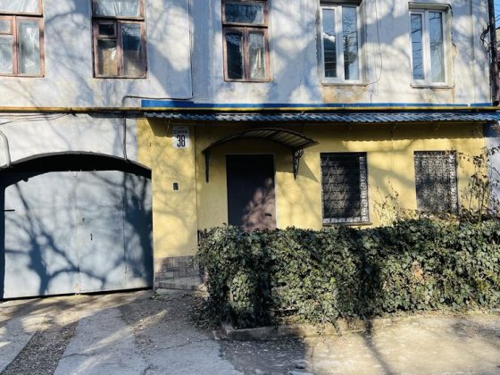 Продам 2 кіматну квартиру жилкооп вул Сінна - Захисників Миколаіва Николаев