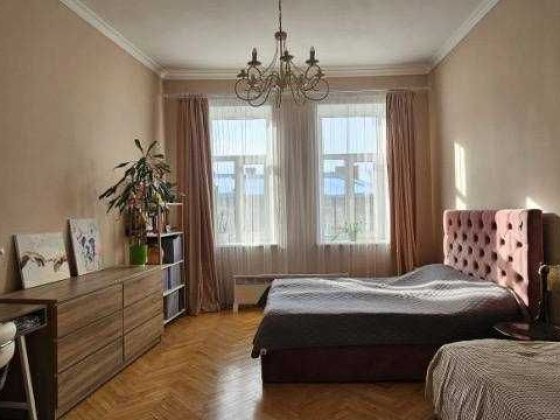 Продаж 2 кім. квартири в австрійському будинку по вул. Личаківська 113 Львов