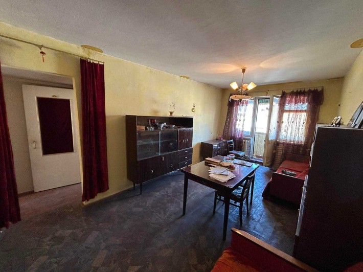 3 кк 5/5 60/41/6 ЮТЗ Южная пр.Богоявленский,жилая,под ремонт,торг - фото 1