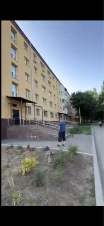 Власник продає 3-кімнатну квартиру - фото 1