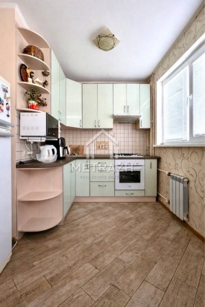 Продам 2х к квартиру , проспект Аерокосмический( Гагарина),80(код 91003) - фото 1