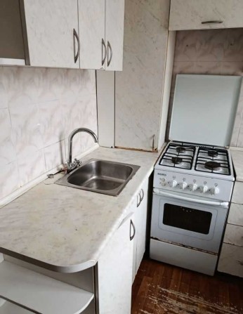 продам 1 кімн Гліба Бабіча 2 поверх газовий водонагрівач,балкон,чудова локація,поруч центральний рин - фото 1