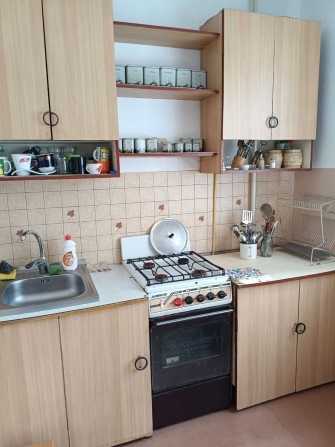 Продам трехкомнатную квартиру в Корабельном районе (р-н 48 школы) - фото 1