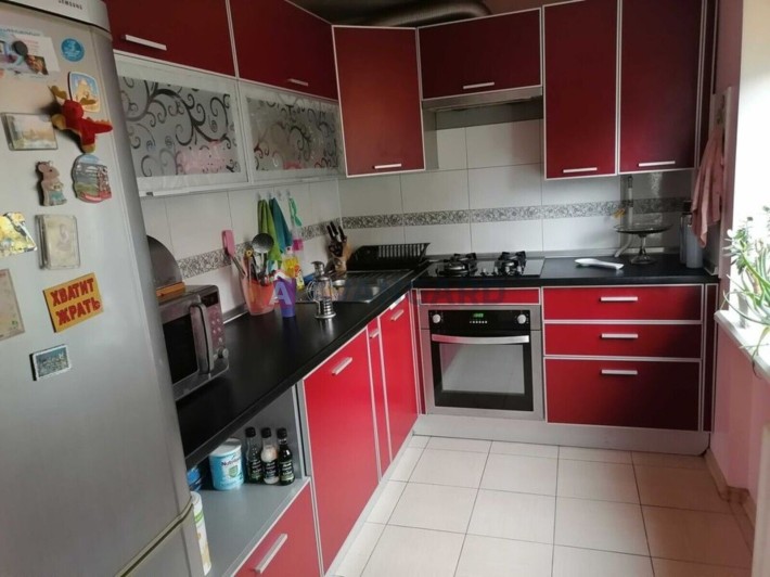 Продається 3-кімнатна квартира. Правий. - фото 1