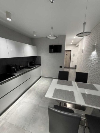 Продам 2 ком. квартиру в ЖК Вернисаж/ Таирова Бонус-кладовка 281-171 - фото 1