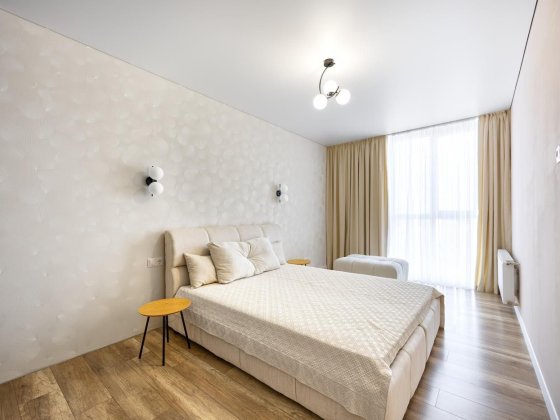 Продаж, 1 кімнатна квартир з ремонт в новобудові, Залізничний р-н., вулиця Роксоляни,  Львів Львів