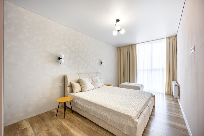 Продаж, 1 кімнатна квартир з ремонт в новобудові, Залізничний р-н., вулиця Роксоляни,  Львів - фото 1