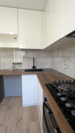 Продам 1 комн в кирпичном доме (298-936 доме на Таиро (ва Газ - фото 1