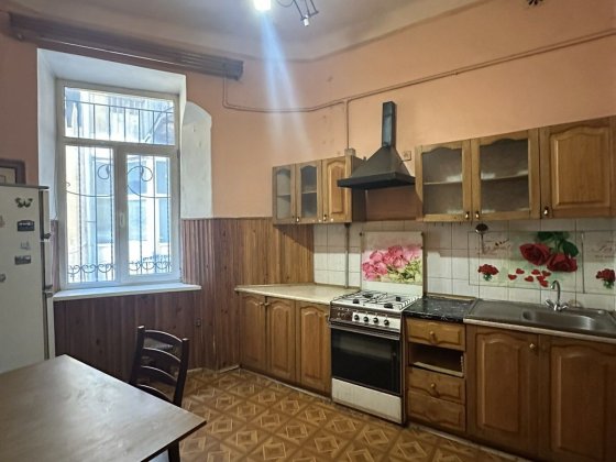 Продаж 2 кім.квартира вул.Хорватська (р-н церкви Святої Анни) Львов