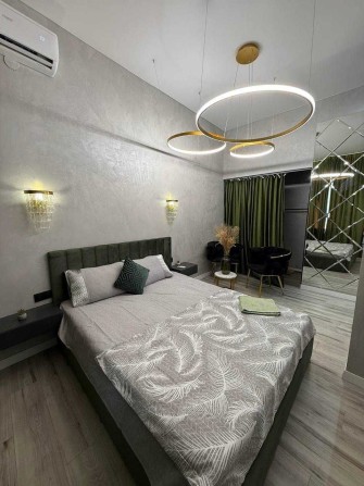 Продам 1-кімнатну квартиру в самому центрі з ремонтом! Н1 - фото 1