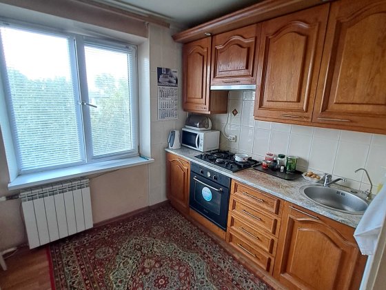 Продаж 3 кімнатної квартири  р-н. 7 гімназії Запоріжжя