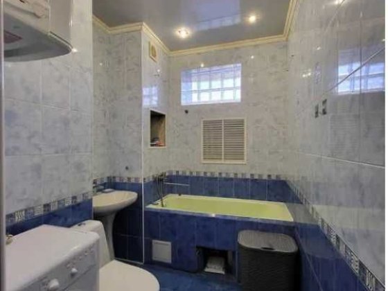 Продам 3 комнатную  квартиру 54 м2  метро Индустриальная OA Харків