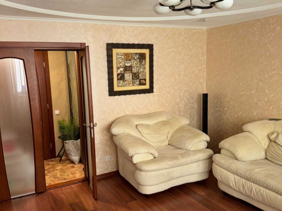 3 кімнатна квартира. 2-й поверх. Власник. Можливо по сертифікату. Запорожье