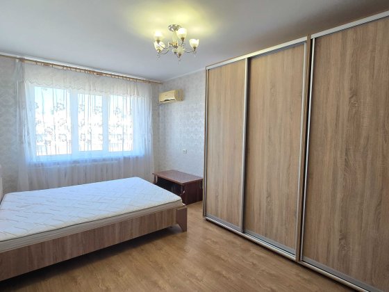 Продам 3 комнатную чешку с ремонтом и мебелью. Таирова. Ак. Королева Одеса