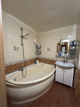 Продам 2 комнатную квартиру - фото 1