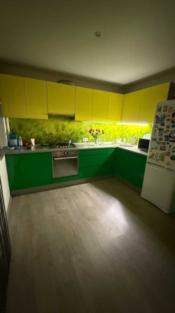 Продам трехкомнатную квартиру в Корабельном районе 100м - фото 1