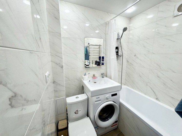 Продам 1 к. квартиру. З ремонтом! Біля Юності - фото 1