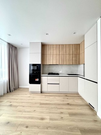 Продаж дизайнерської квартири 50 м² в центрі Львова на Батуринській - фото 1
