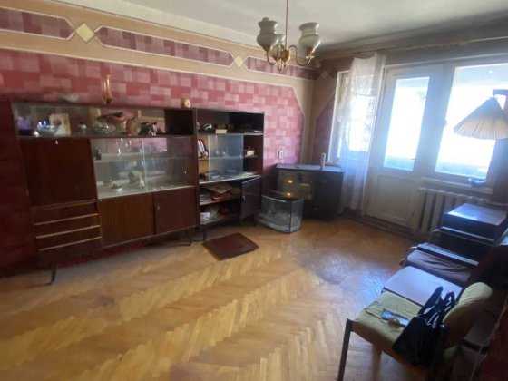 Продам 3 комнатную квартиру на  Черемушках   Район  пл. Толбухина Одеса