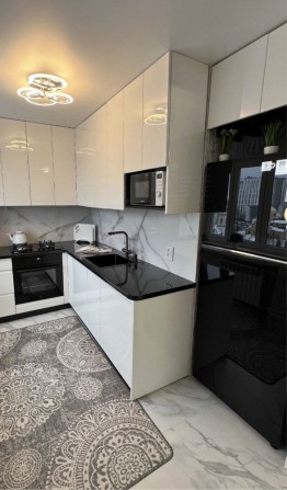 Продаж 3-кім. к-ри з новим ремонтом, вул. В. Великого - фото 1